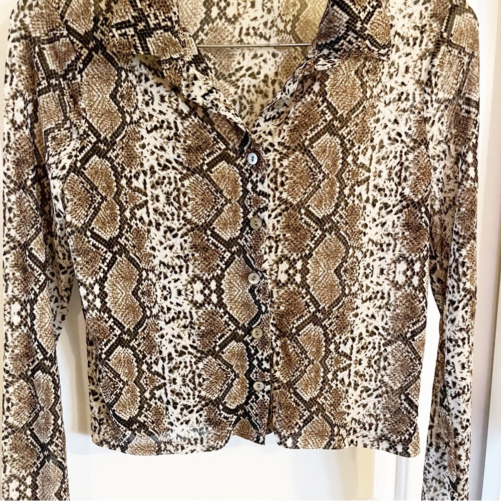 Popular 21 Button Up Blouse - Picture 4 of 6